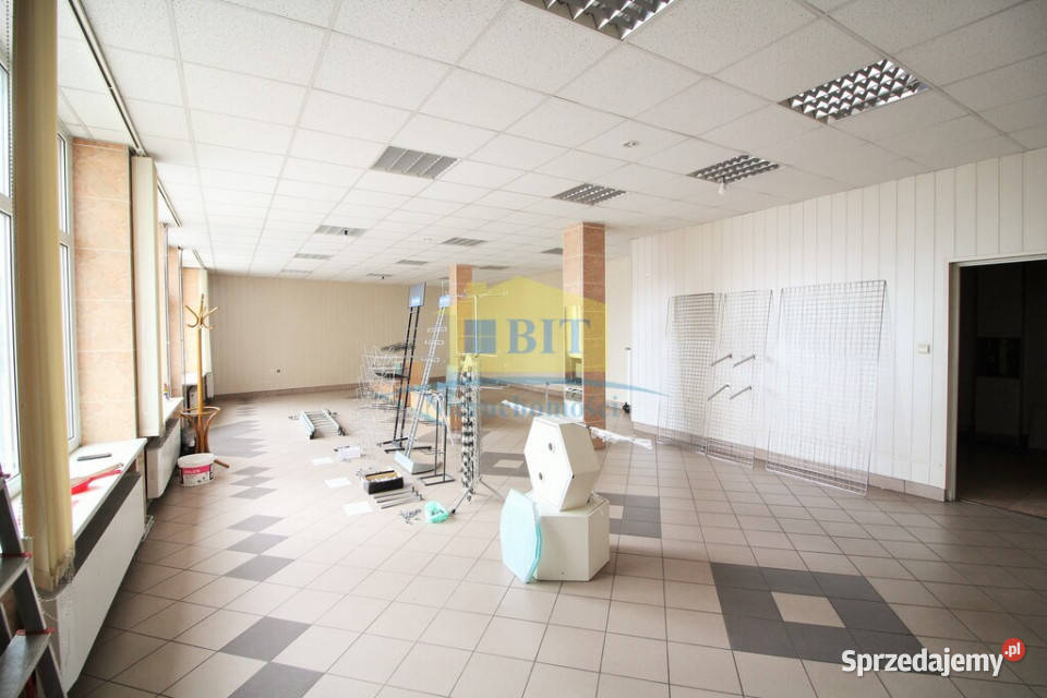 Przestronny lokal w centrum Czaplinka Czaplinek sprzedam