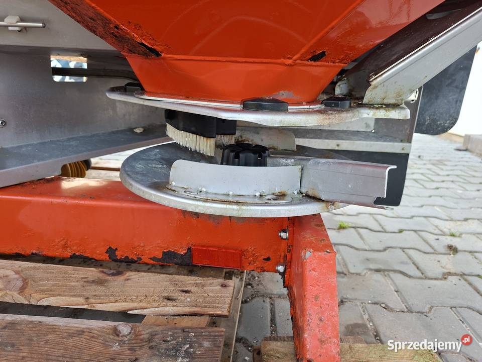Rozsiewacz nawozu Kuhn Axis 301 Rolnictwo