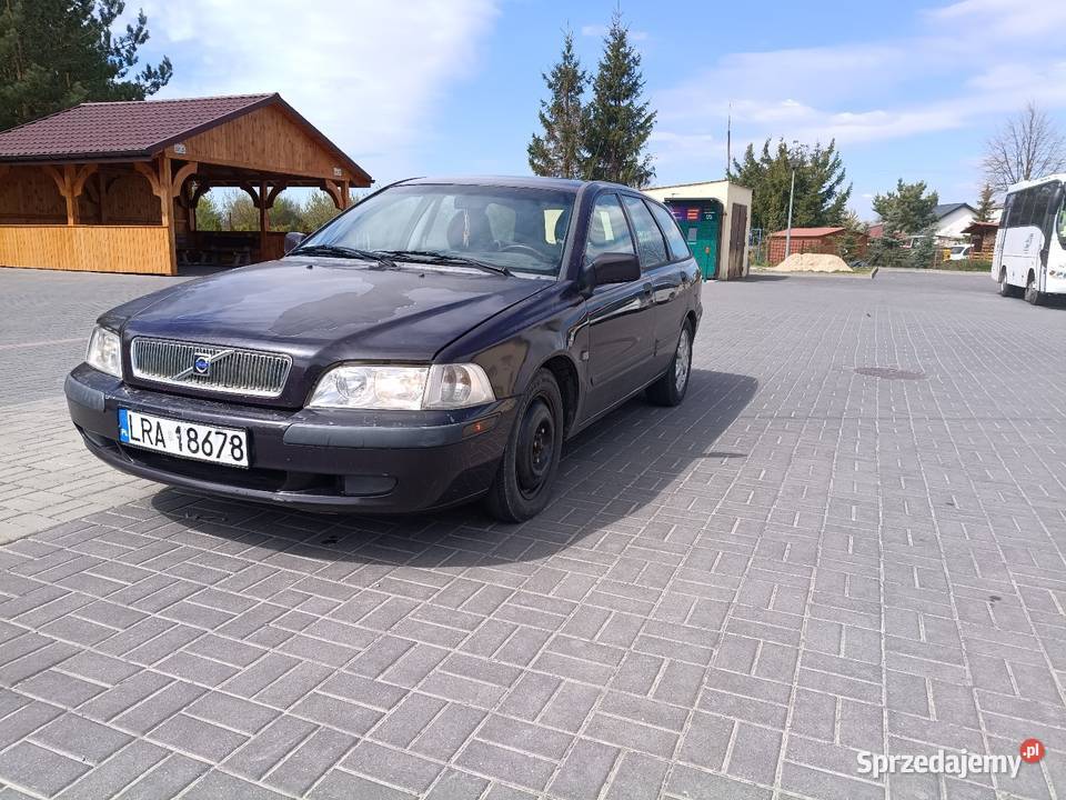 Volvo V40 19D 2002r NA CZĘŚCI kod lakieru 24713 immobilizer sprzedam