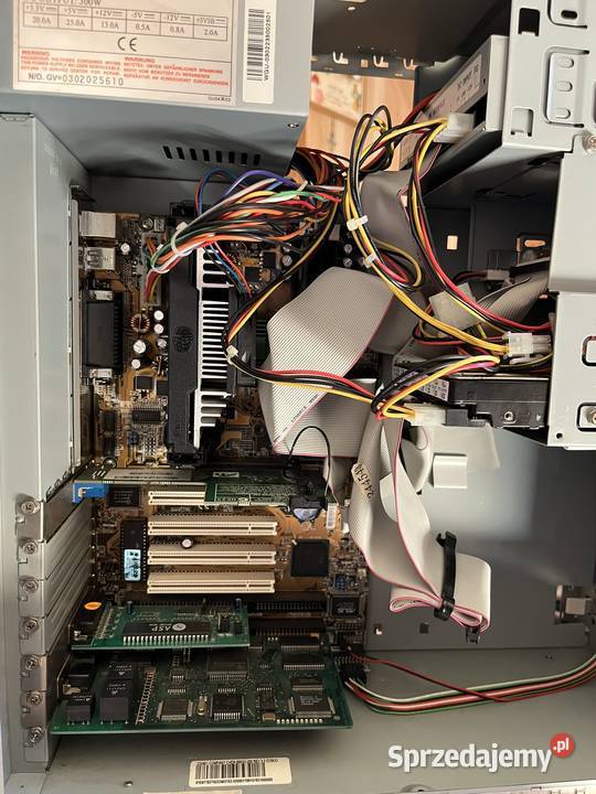 Zabytkowy komputer PC MaxData Artist Pentium III Brzana