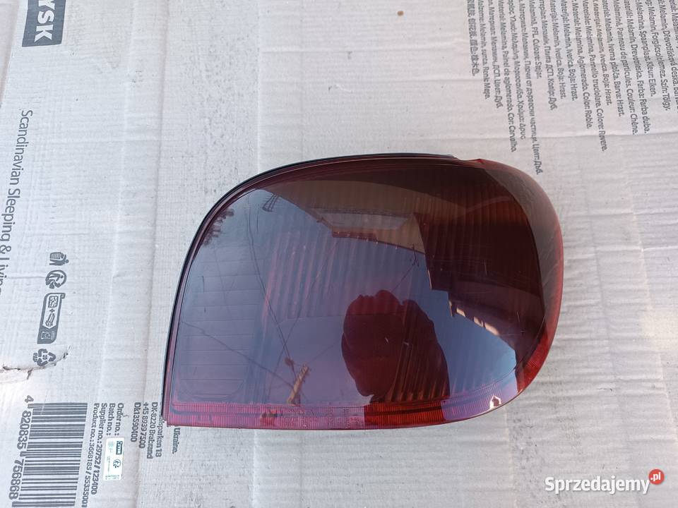 Toyota Yaris 1 I fl Lift Lampa prawy tył prawa prawe