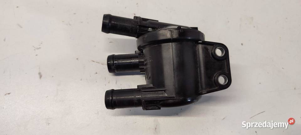 VOLVO XC40 POMPKA WODY TRÓJNIK 31686567 sprzedam