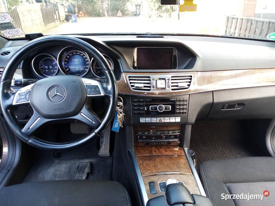Mercedes E250 welurowa tapicerka Ostrów Wielkopolski