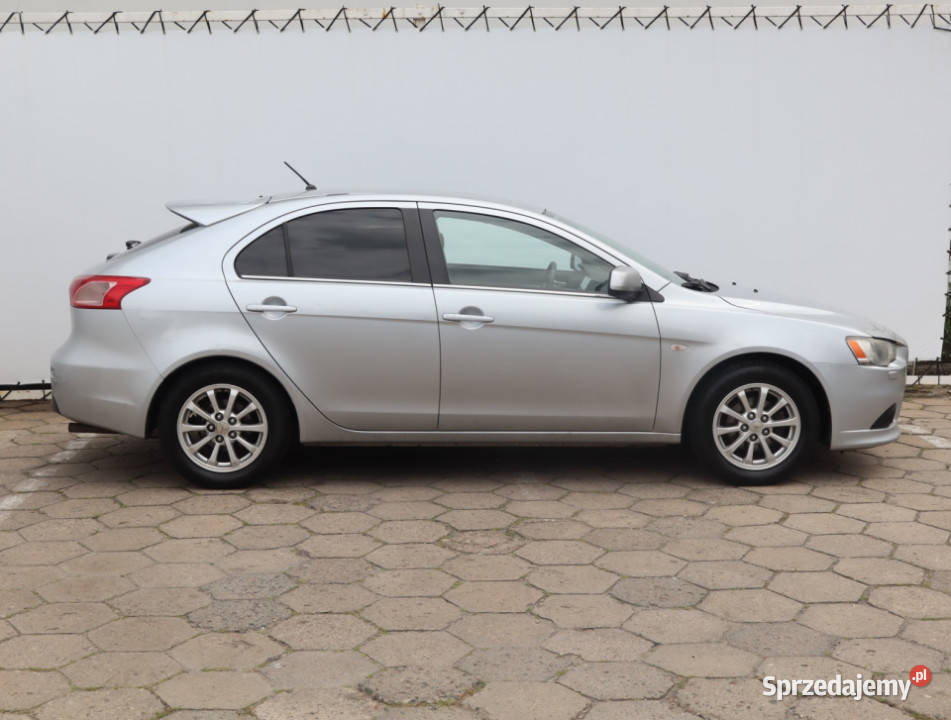 Mitsubishi Lancer 16 MIVEC nieuszkodzony sprzedam