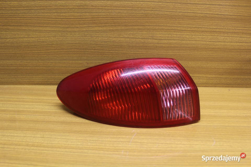 Alfa Romeo 147 Lampa tylna tył klosz lewy Lampy tylne
