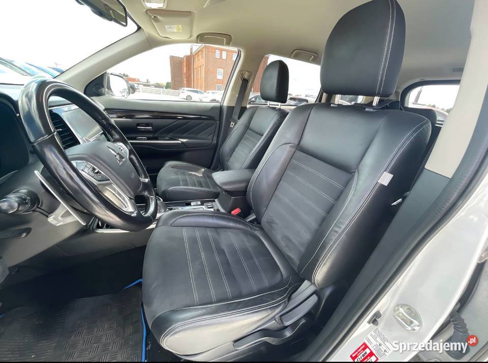 PHEV 4x4 Bezwypadkowy Ks serwisowa Kamera 360 89KM Outlander Jastrzębie-Zdrój