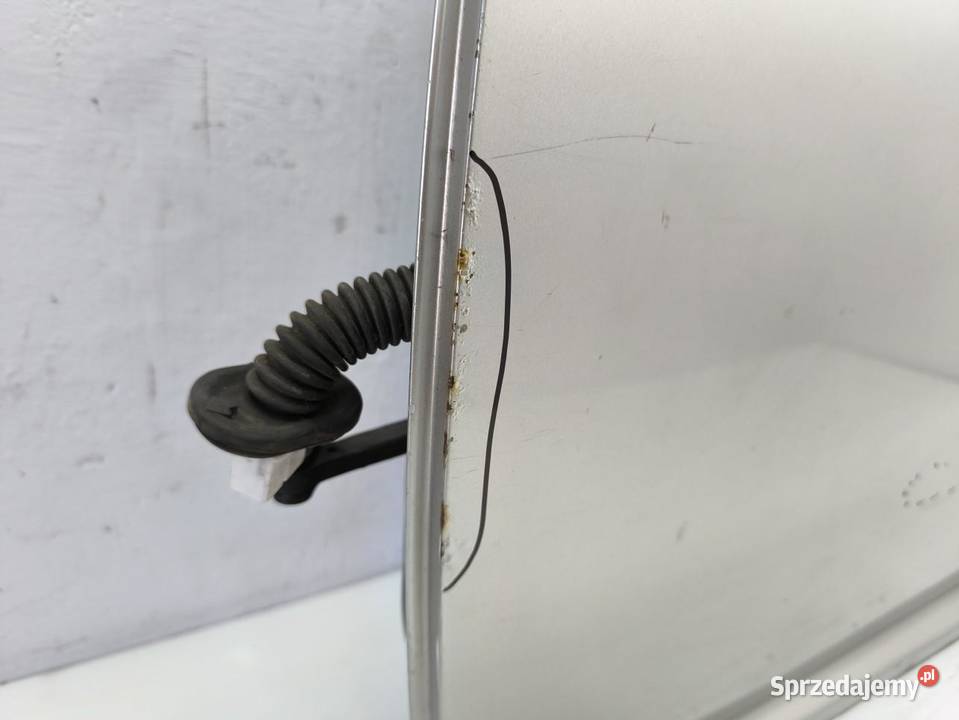 DRZWI LEWY TYŁ TOYOTA AVENSIS II T25 KOMBI Drzwi