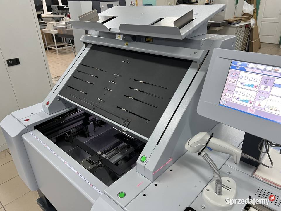 Półautomat do produkcji książek w twardej