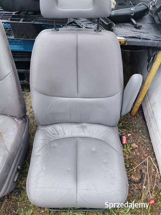 Fotele chrysler Voyager 3 sprzedam