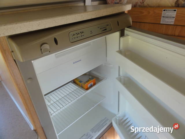 Sprzedam Mitsubischi L200 2009 r z zabudową