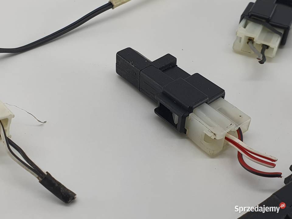 WTYCZKA KOSTKA PRZEKAZNIK PEUGEOT EVIVACITY Janowice