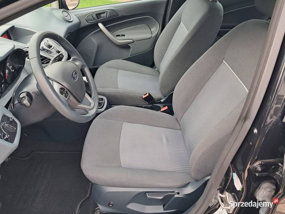 Sprzedam Ford Fiesta 12 benzyna 82