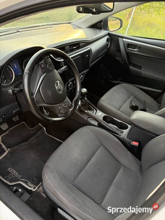 Toyota Corolla 16 benzyna z gazem klimatyzacja Warszawa