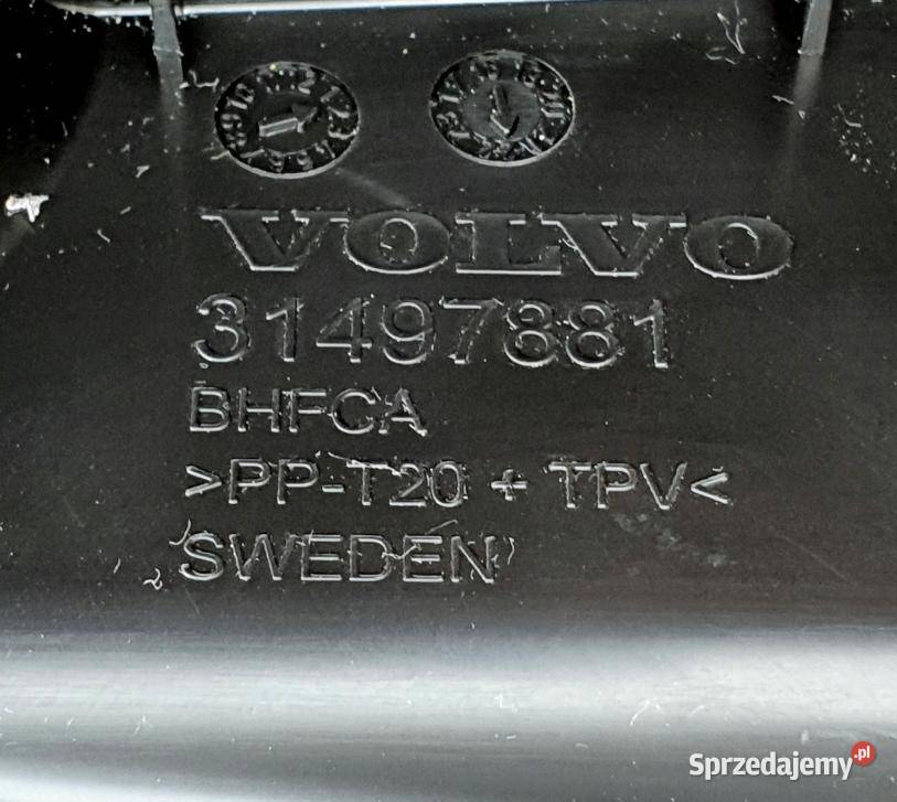 VOLVO XC40 oslona nadkola prawy przod OE Bielany Wrocławskie