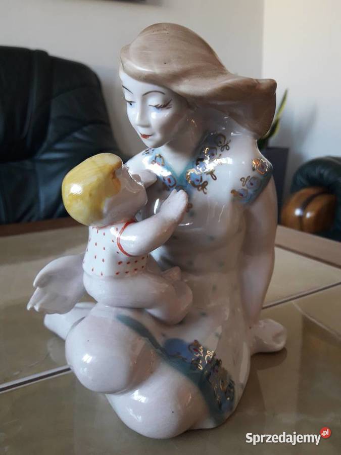 Figurka porcelanowa macierzyństwo  Połonne Wołyń ZSRR