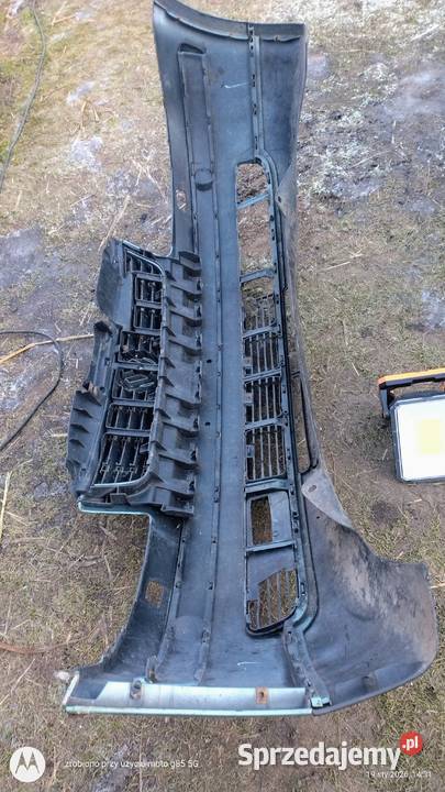 Zderzak przedni Passat B5 wersja spryski lamp Lubin