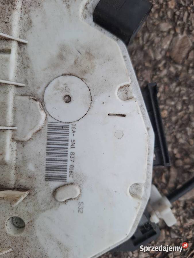 Skoda fabia II zamek przednich prawych drzwi 5N1 Włoszczowa