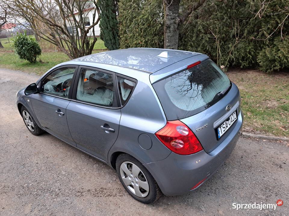 KIA CEED 14 benzyna 2 komplety kół bez korozji kamera cofania Cee'd Sandomierz sprzedam