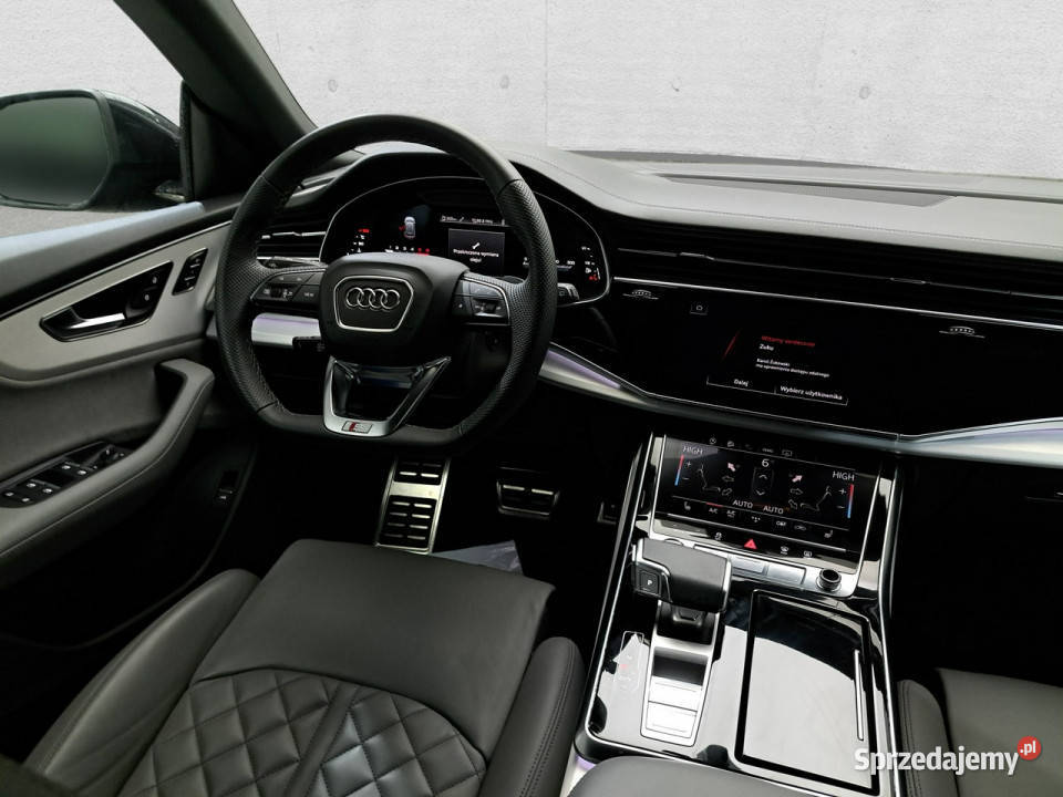 Audi Q8 Komorniki