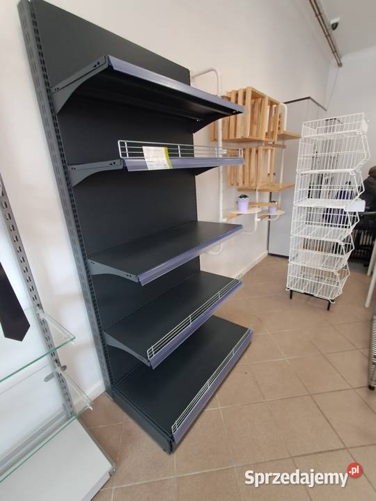 Regał metalowy przyścienny