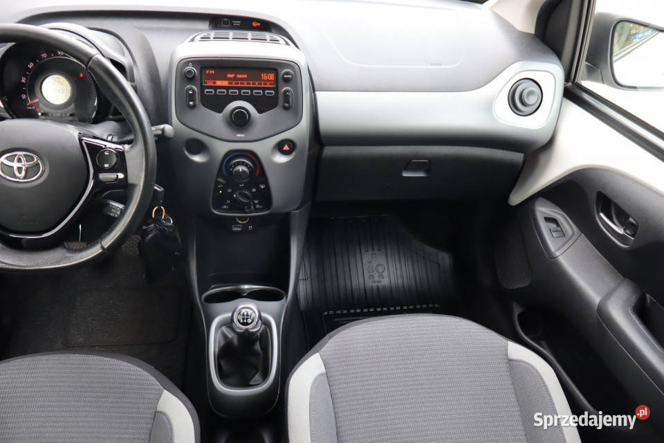 Toyota Aygo 10 VVTi biały Zabrze