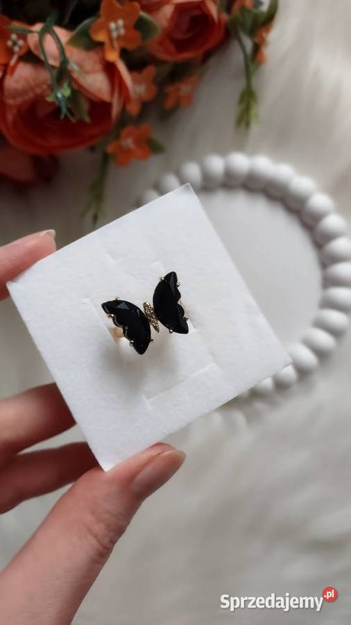 Piękny elegancki pierścionek czarny motyl sprzedam