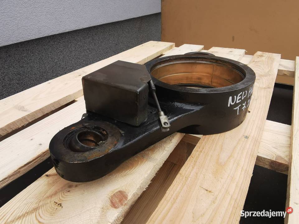 Wspornik mostu napędowego Holland T7200 Wilkowo sprzedam