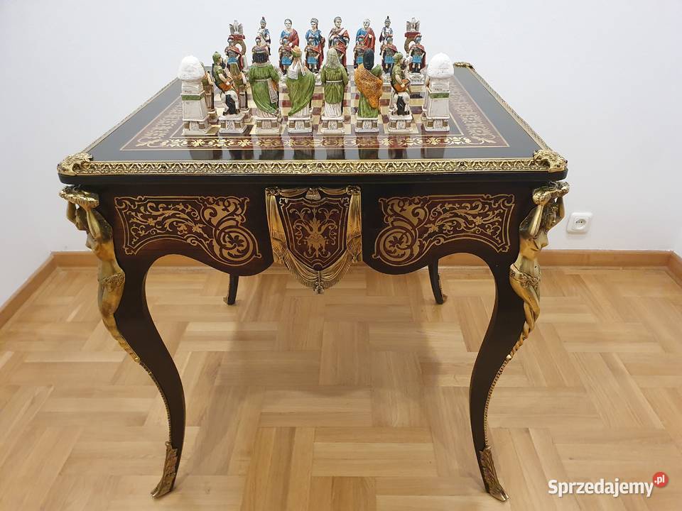 Stolik szachowy w typie boulle, karciak oraz figury szachowe