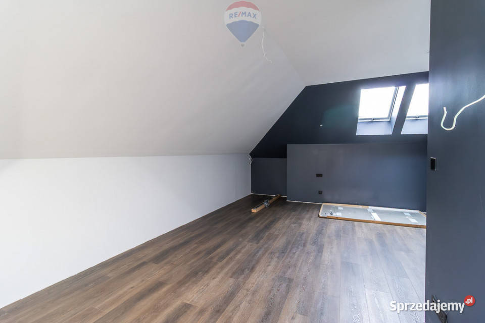 Nowy dom z pompą ciepła i garażem Łodzi 207m2