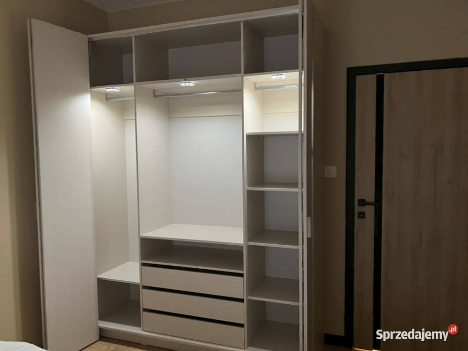 BEZPOŚREDNIO z garażem 2pok o pow 4639 m2 Ków 46m2 Kraków sprzedam