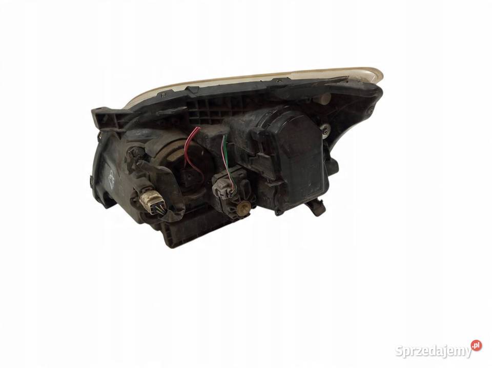 LAMPA PRZÓD PRAWA EUROPA Toyota Avensis II osobowe Lampy przednie sprzedam