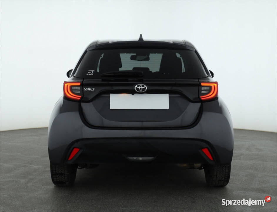 Toyota Yaris 15 VVTi Rok produkcji 2020 Piaseczno