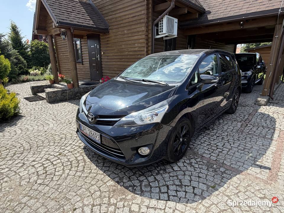 Toyota verso 16 niski przebieg światła LED Chocianów