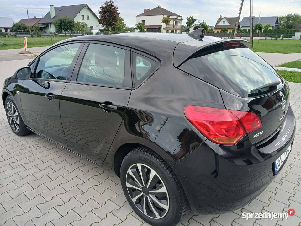 Opel Astra J 2010 16 benzyna 115 200 Grzane podkarpackie Przeworsk