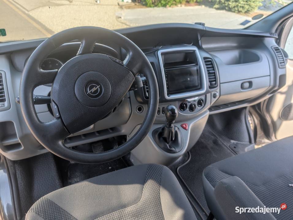 Opel Vivaro 20 CDTI Long 2012 198 000 Bogate manualna Opel
