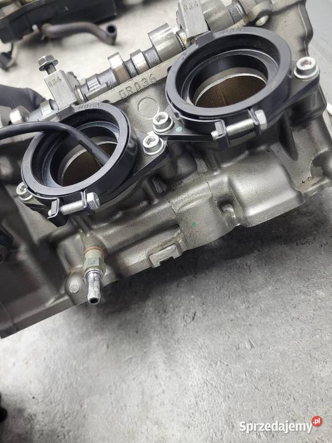 HONDA VFR 1200 F 1017 OEM GŁOWICA ZAWORY WAŁKI Nowy Tomyśl sprzedam