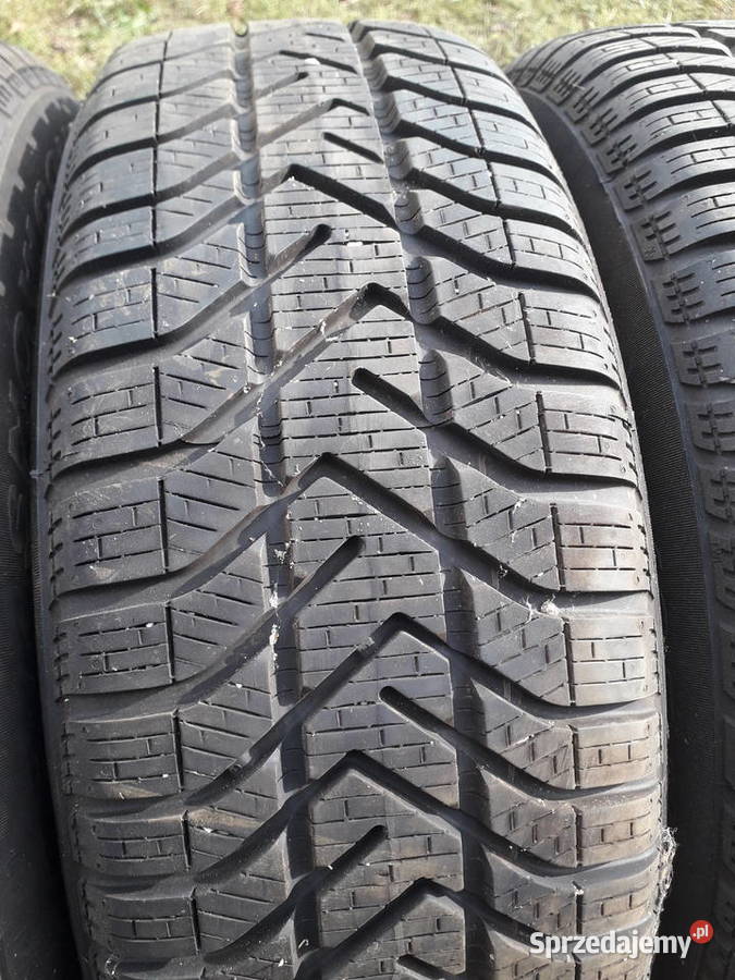 Opony zimowe Pirelli 19560 R16 Ostrołęka