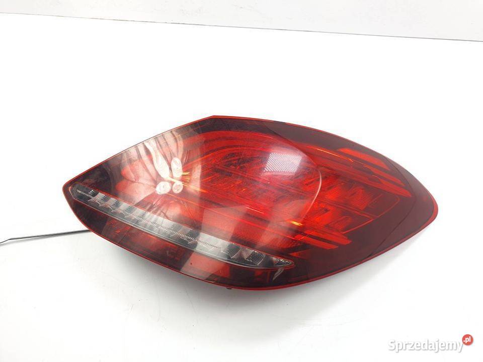 LAMPA PRAWA TYŁ MERCEDES C W205 4MATIC
