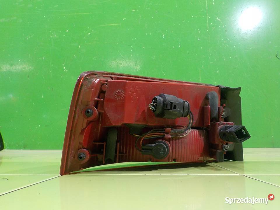 AUDI A5 8T 20 TDI 09r COUPE 2D lampa prawa tyl osobowe Suków sprzedam