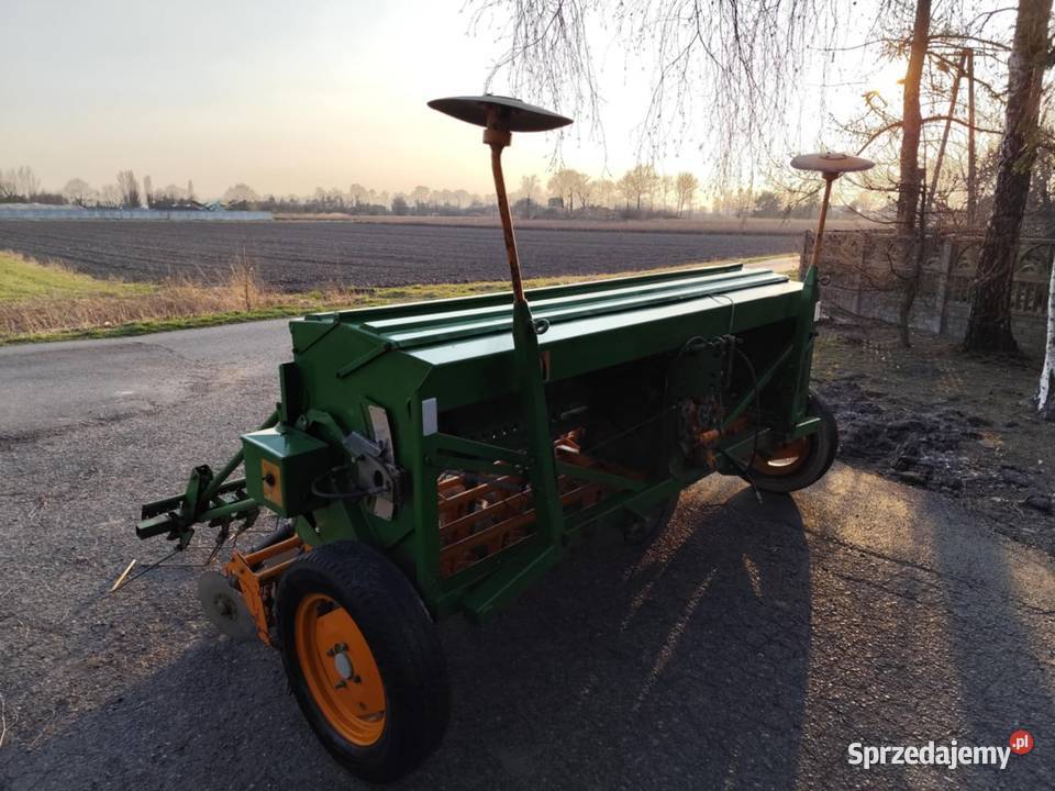 Siewnik Talerzowy Amazone D8 3m 2003r Żychlin