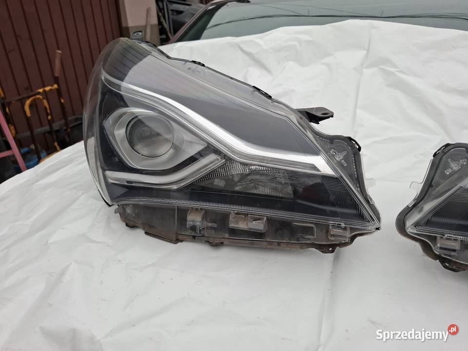 Lampa Prawa Przednia Toyota Yaris 3 Led Prawy Lampy przednie