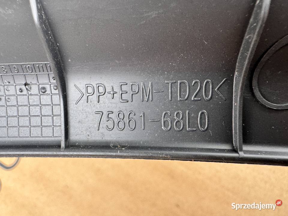 SUZUKI SWIFT MK7 OSŁONA PLASTIK RAMKA BIEGÓW Osłony i zaślepki Motoryzacja Brzesko