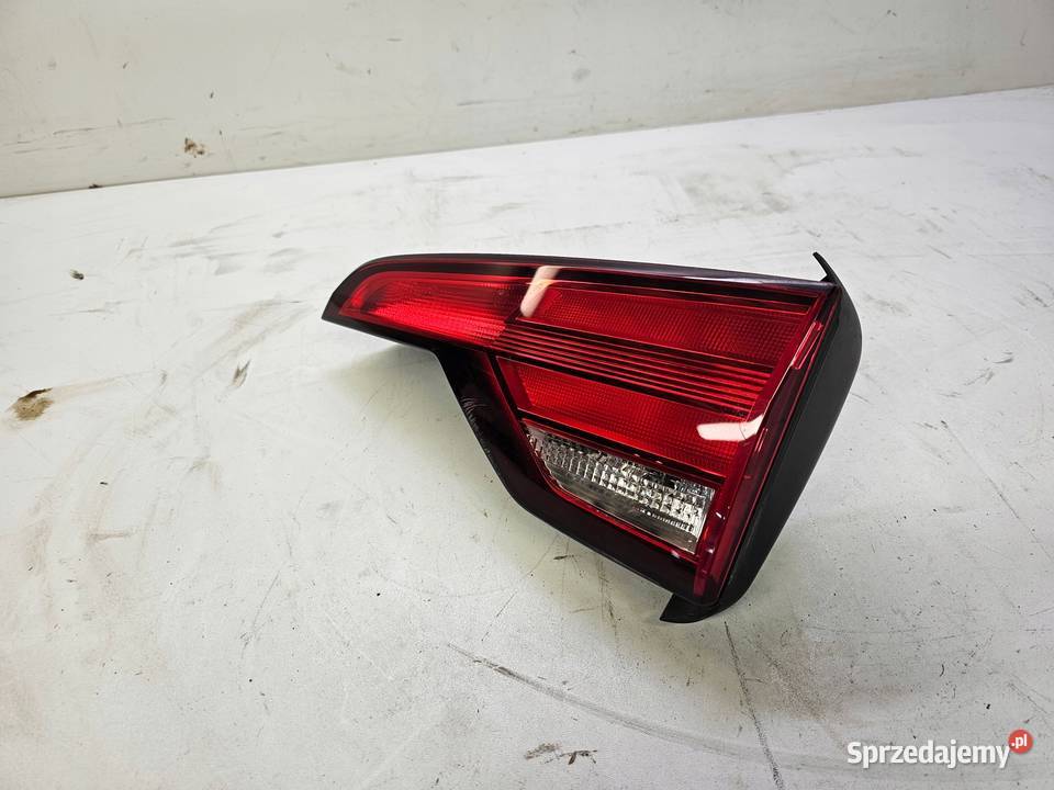 LAMPA PRAWY TYŁ W KLAPĘ AUDI A4 B9 AVANT Lampy tylne Przystajń sprzedam