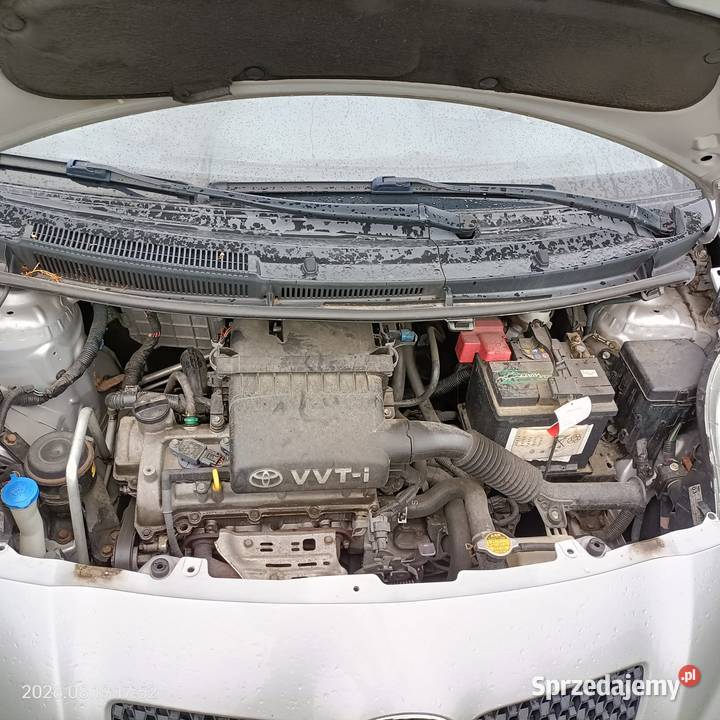 Toyota Yaris 13 automat radio Zduńska Wola sprzedam