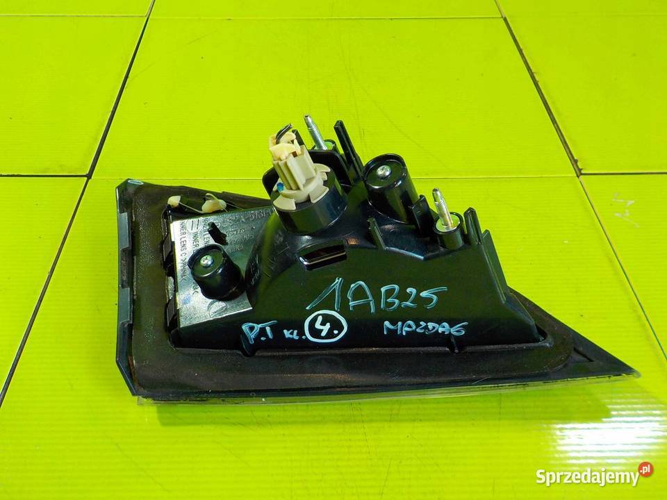 MAZDA 6 GH II LIFT KOMBI lampa prawa tyl w klape Lampy tylne Suków