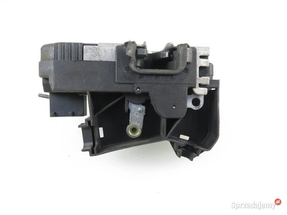 ZAMEK PRAWY PRZEDNI RENAULT TRAFIC II 8200008261 osobowe Zamki, wkładki i kluczyki małopolskie