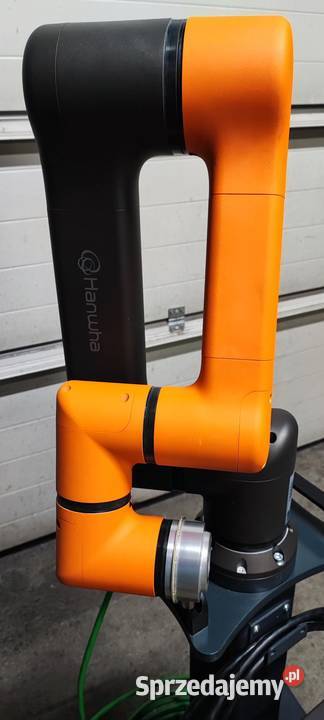 RobotCobot przemysłowy HANWHA Robotics HCR3 Sucha Beskidzka