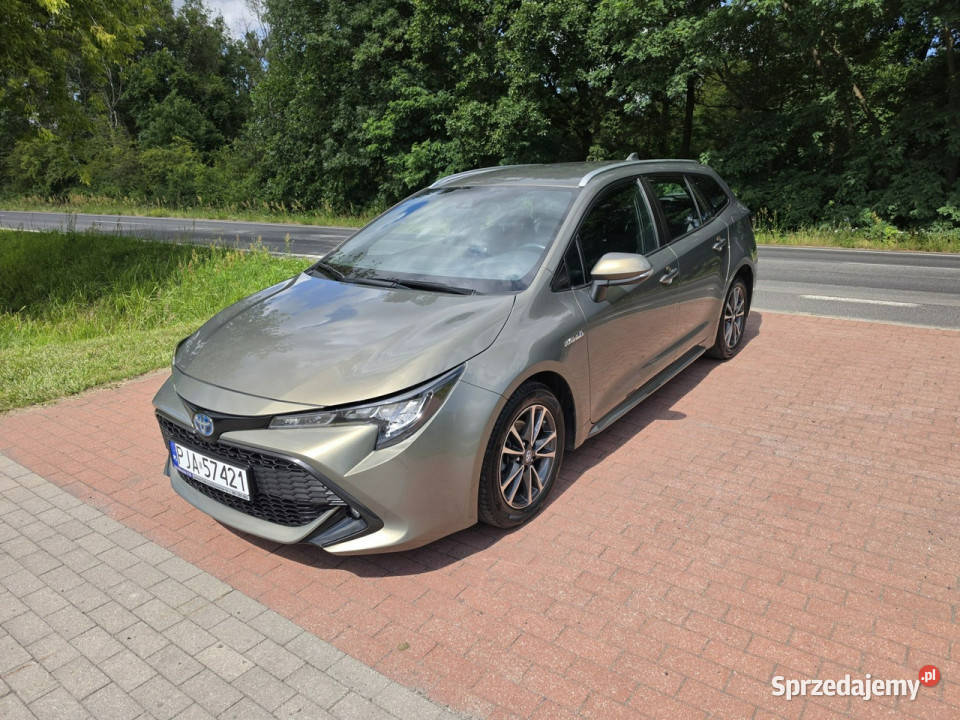 Toyota Corolla Toyota Corolla 18 benzynahybryda kurtyny powietrzne Cielcza sprzedam