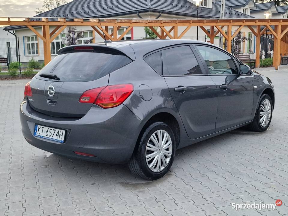 Opel Astra J Hatchback 14 Benz Niski Przebieg immobilizer Astra Ryglice