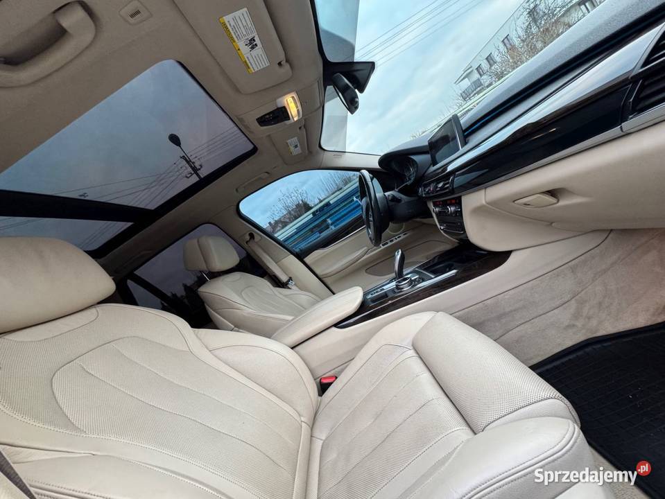 BMW X5 30 Benzyna 306 sDrive 35i Step F15 2014r szary Kąkolewo